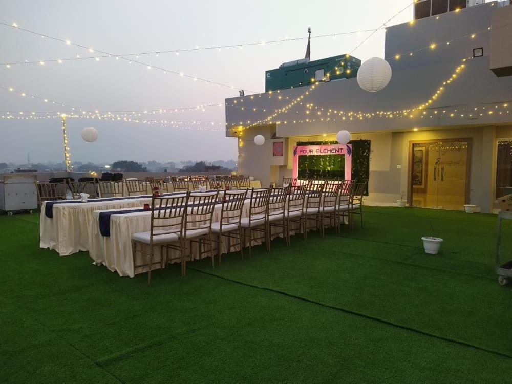 Hotel Four Element - Varanasi — Photos 1